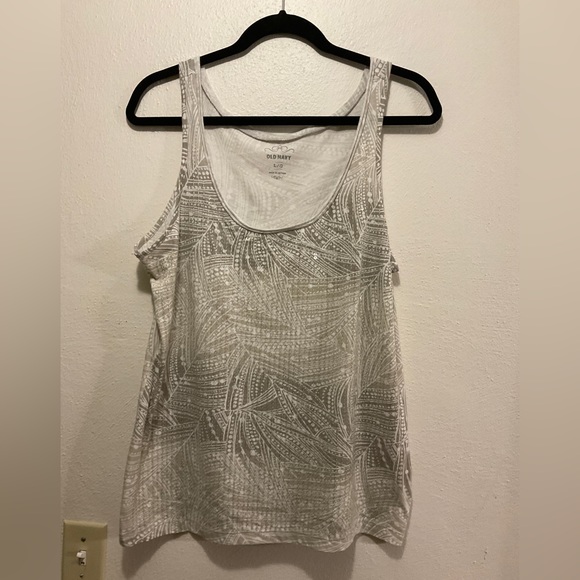 Old Navy Tops - Women’s tank top 🩶